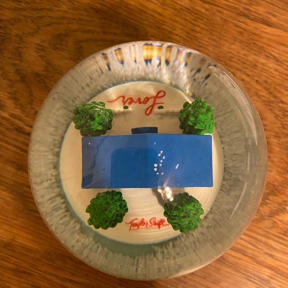 Taylor Swift Lover Snow Globe